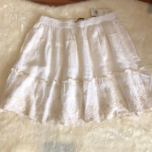 Abercrombie and Fitch white skirt. NWT